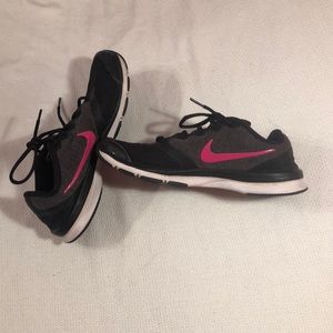 black nike running shoes!